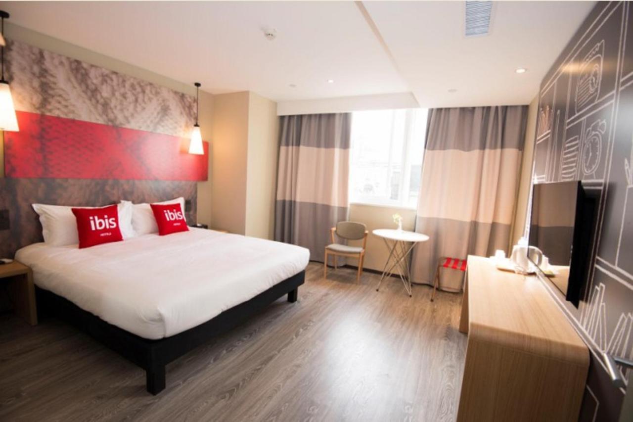 Ibis Luoyang Baolong Square Hotel Zewnętrze zdjęcie